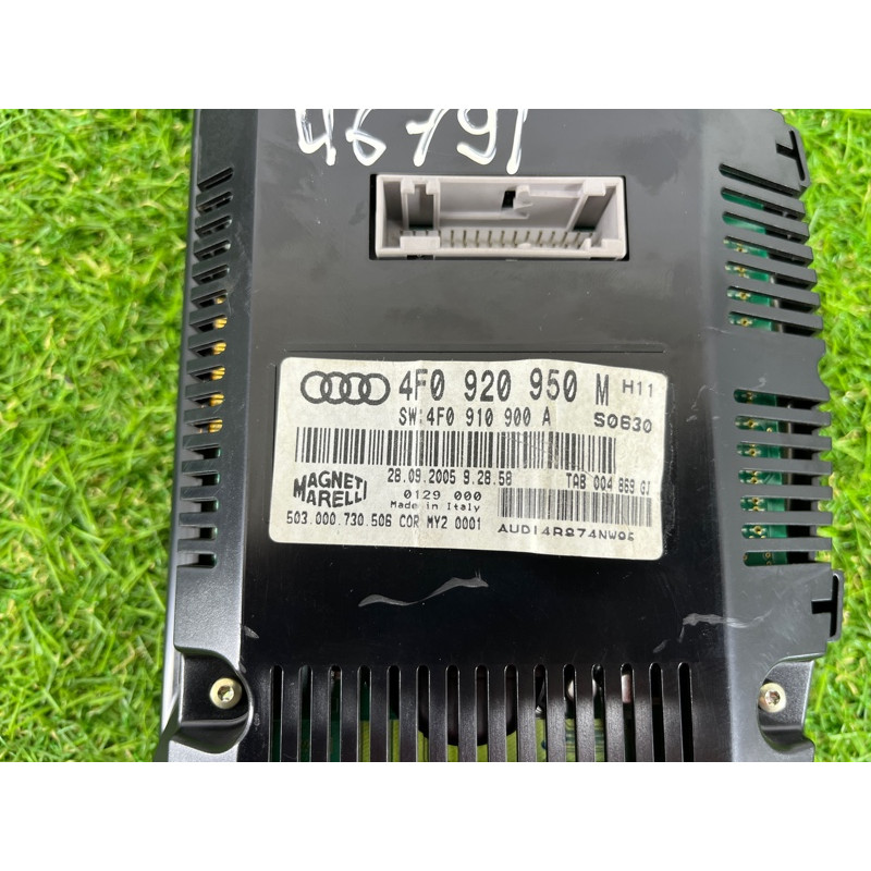 Панель приладів (салон) Audi A6 C6 4F0920950M