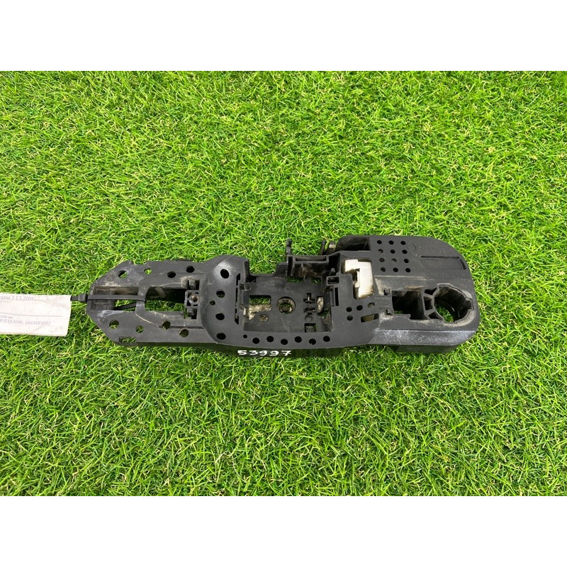 Кронштейн ручки двери (кузов и элементы) Renault Megane 3 2009 1.5 806060041R