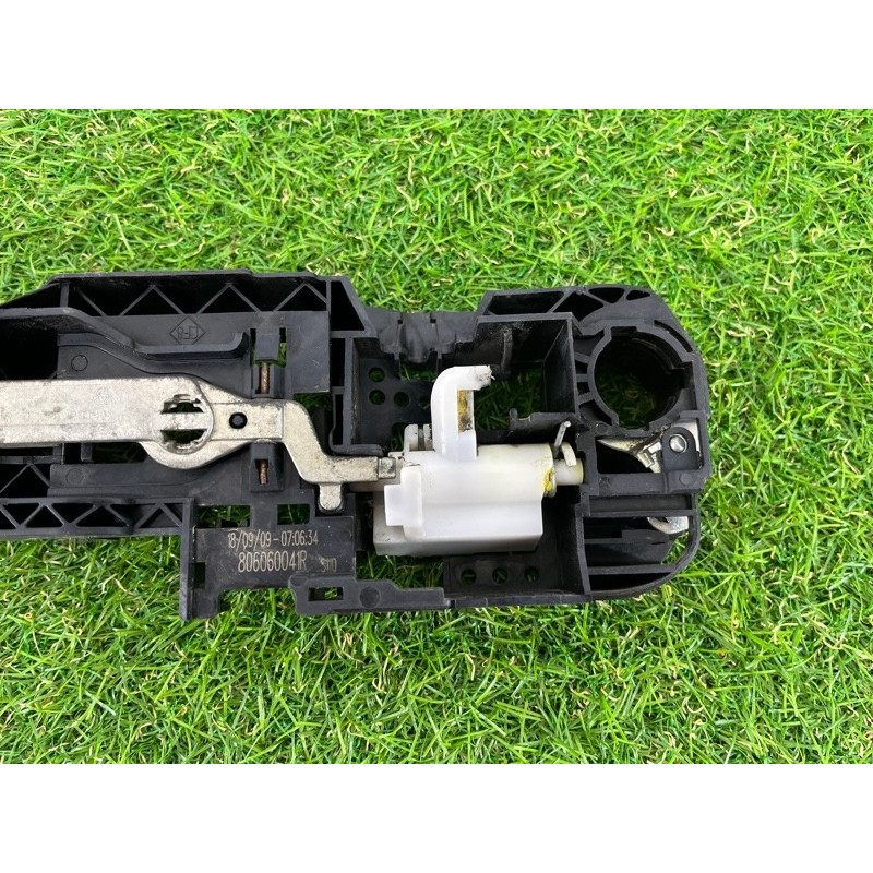 Кронштейн ручки двери (кузов и элементы) Renault Megane 3 2009 1.5 806060041R