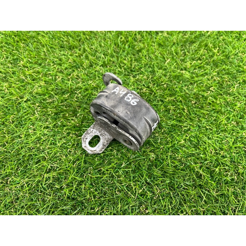 Кронштейн глушителя (выпускная система) Audi A4 B6 8E0253144AF