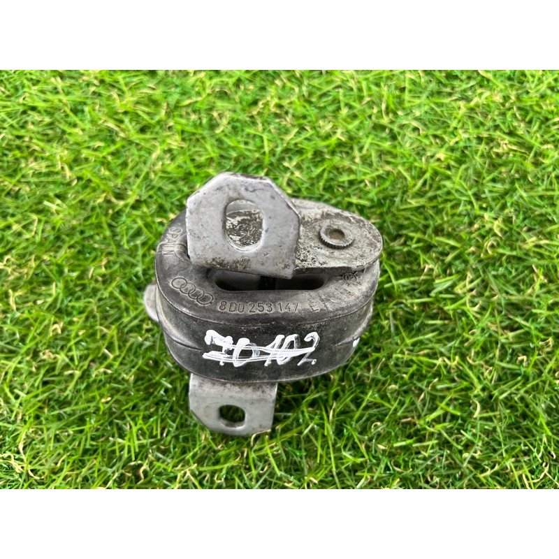 Кронштейн глушителя (выпускная система) Audi A4 B6 8E0253144AF