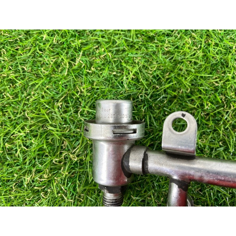 Топливная рампа (топливная система) Audi A6 C4 2.6 078133681N