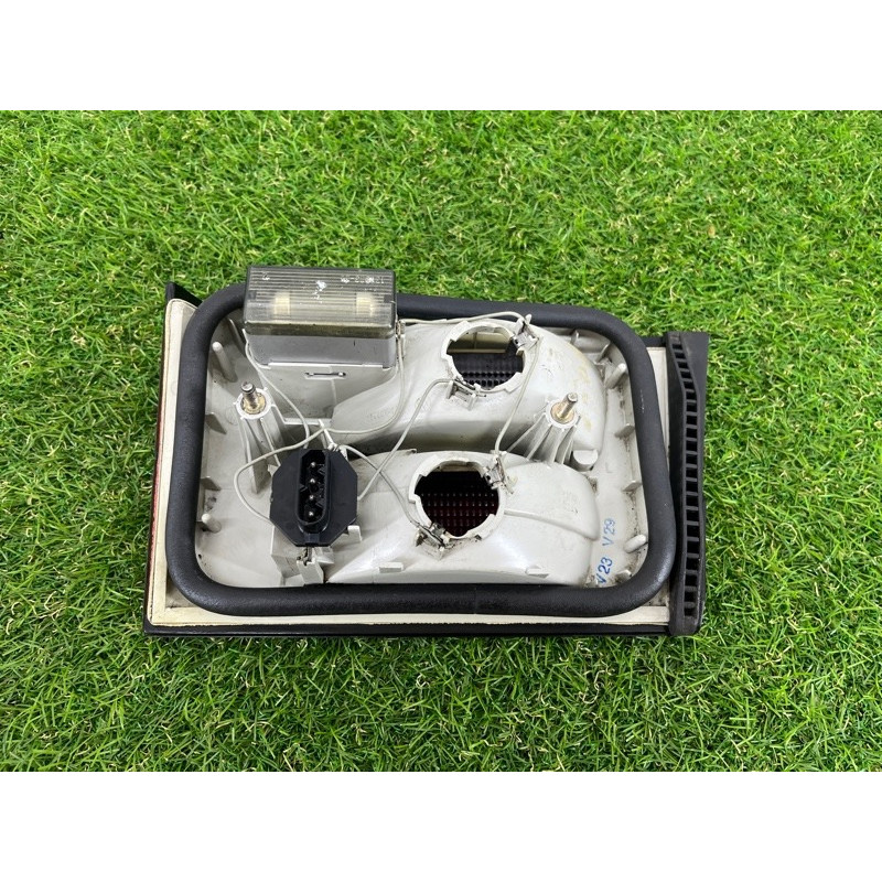 Задний фонарь (оптика) BMW 5-series E34 63211384011