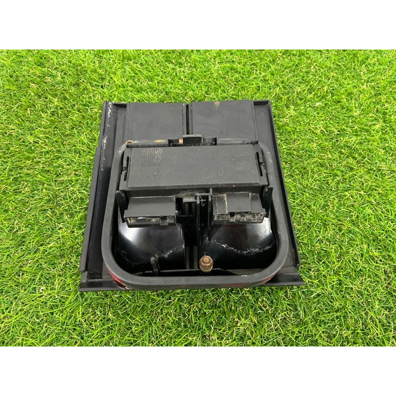 Задний фонарь (оптика) Volkswagen Passat B3 333945107