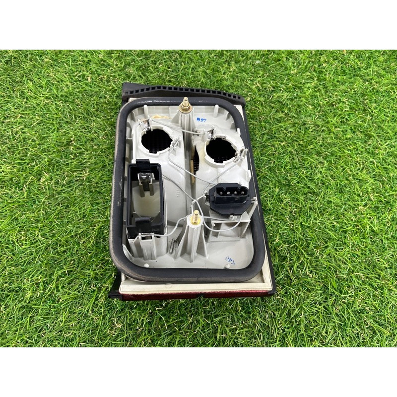 Задний фонарь (оптика) BMW 5-series E34 63211384011