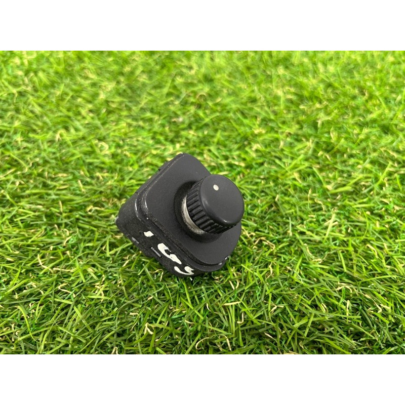 Кнопка регулировки зеркала (электрика / кнопки) Volkswagen Golf 1K 2004 2.0 BKD 1k0959565