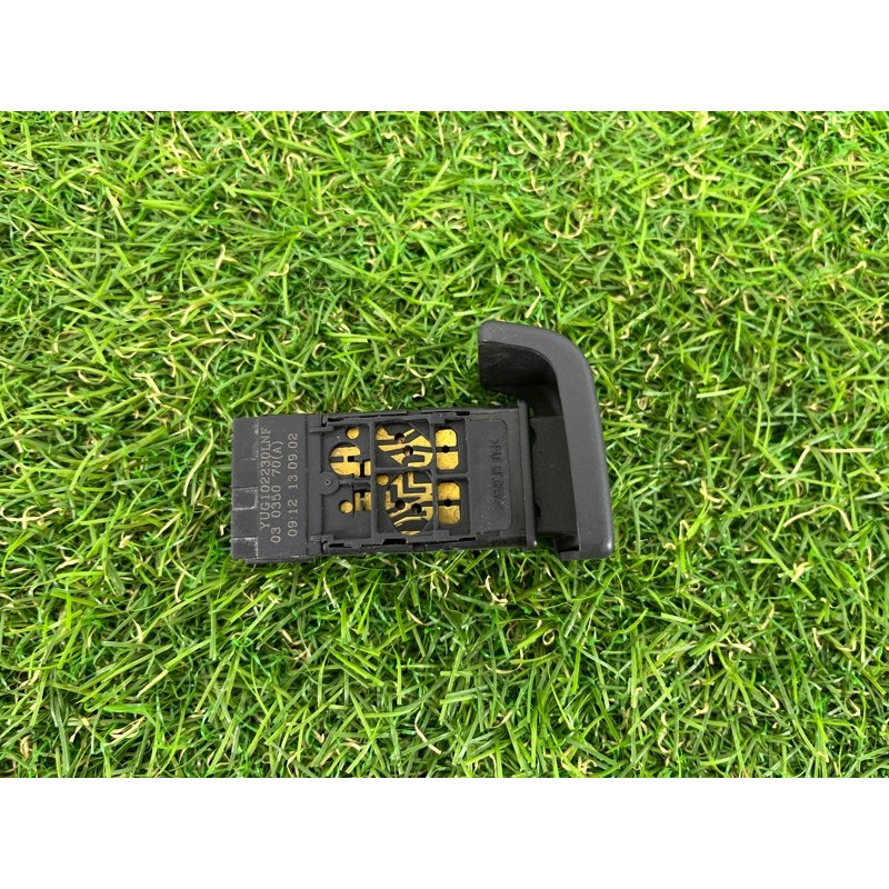 Кнопка заднего стеклоочистителя (электрика / кнопки) LAND ROVER FREELANDER L314 1999 1.8B yue100560lnf