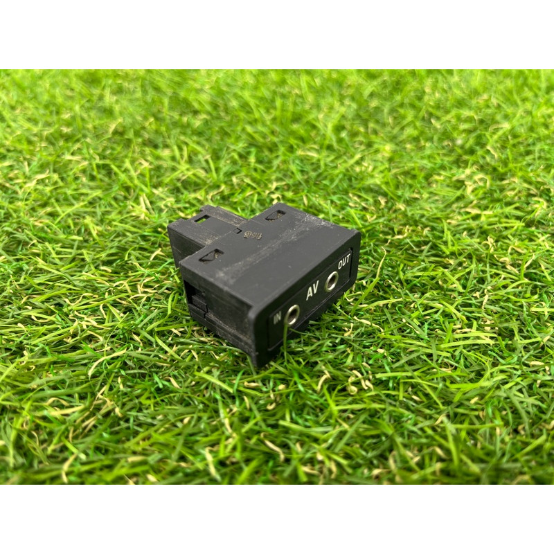 Разъем aux (электрика) BMW 7-series E38 61318368346