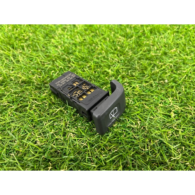 Кнопка заднего стеклоочистителя (электрика / кнопки) LAND ROVER FREELANDER L314 1999 1.8B 03035069 (M)