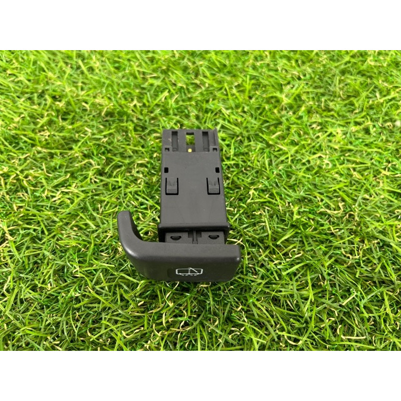 Кнопка заднего стеклоочистителя (электрика / кнопки) LAND ROVER FREELANDER L314 1999 1.8B 03035069 (M)