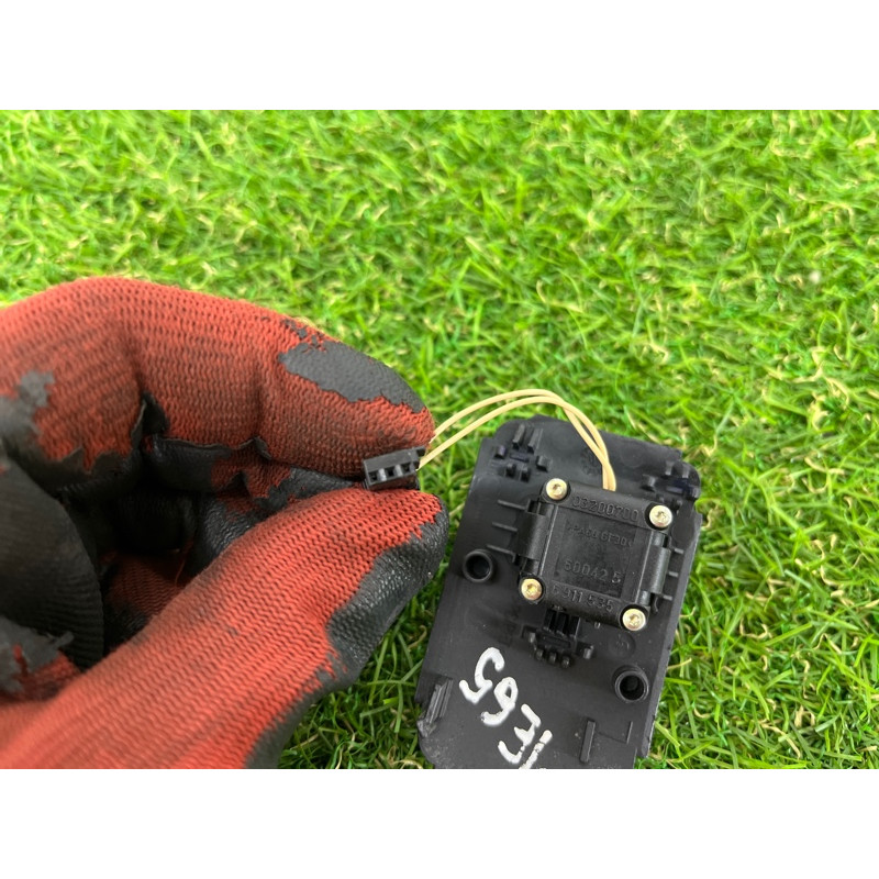 Кнопка регулировки рулевой колонки (электрика / кнопки) BMW 7-series E65 N62B44 61316911535