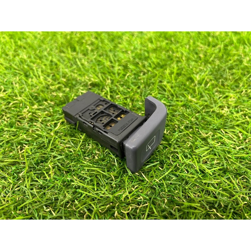 Кнопка заднего стеклоочистителя (электрика / кнопки) Land Rover Freelander L314 1.8B yue100560lnf