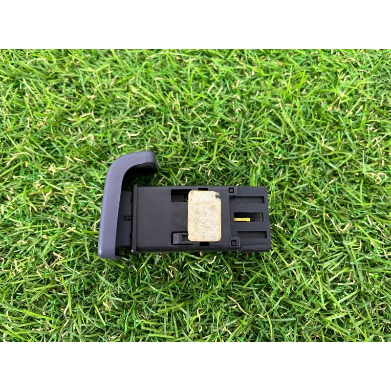 Кнопка заднего стеклоочистителя (электрика / кнопки) Land Rover Freelander L314 1.8B yue100560lnf