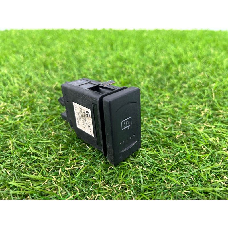 Кнопка подогрева заднего стекла (электрика / кнопки) Volkswagen Passat B5 2003 1.9 TDI 3B0959621C