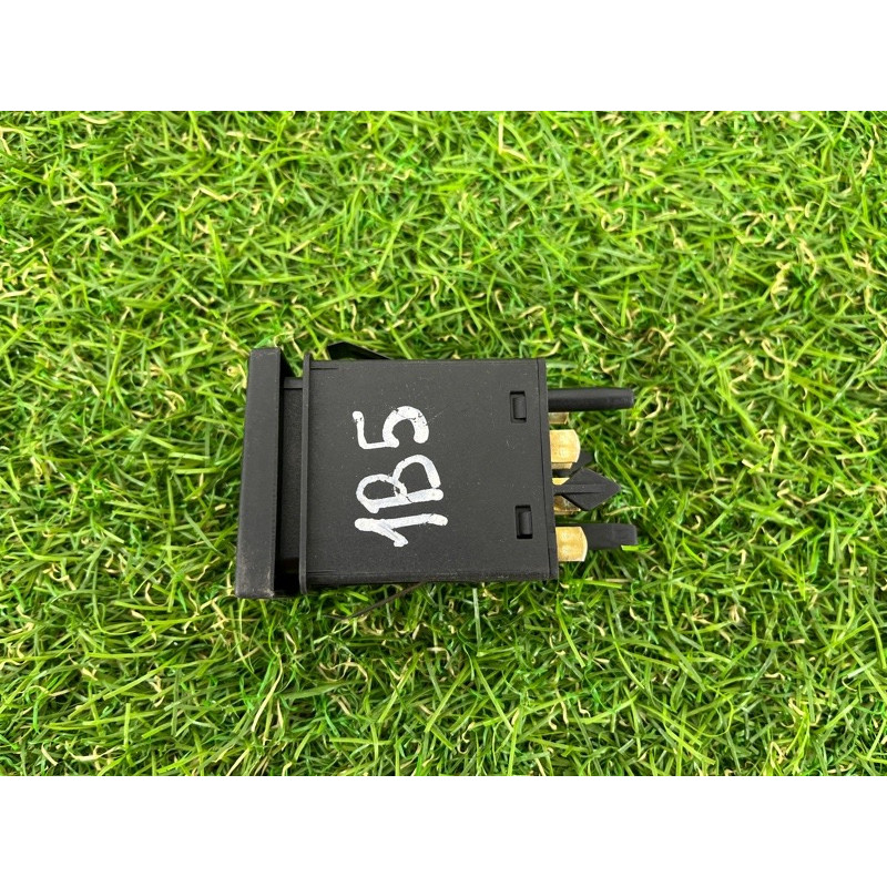 Кнопка подогрева заднего стекла (электрика / кнопки) Volkswagen Passat B5 2003 1.9 TDI 3B0959621C