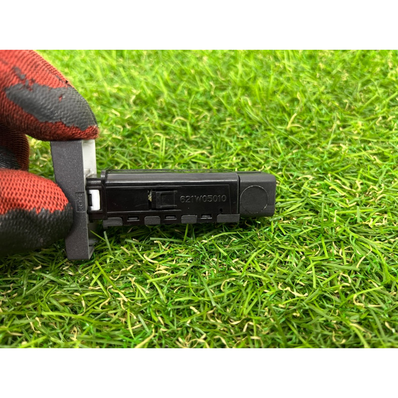 Кнопка подогрева заднего стекла (электрика / кнопки) KIA Sorento BL 2007 2.5 CRDI 202002962