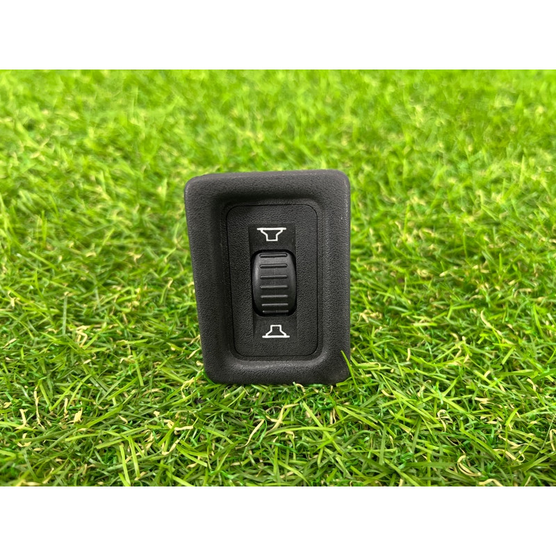 Кнопка регулировки громкости (электрика / кнопки) BMW 5-series E34 65121379048