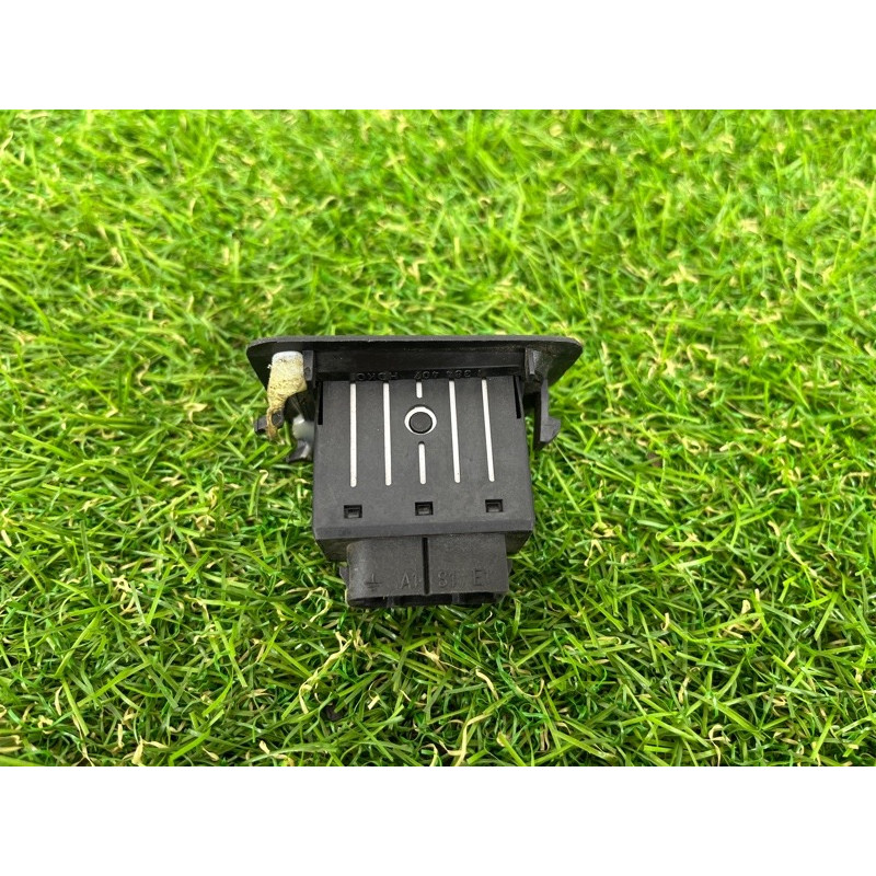 Кнопка регулировки громкости (электрика / кнопки) BMW 5-series E34 65121379048