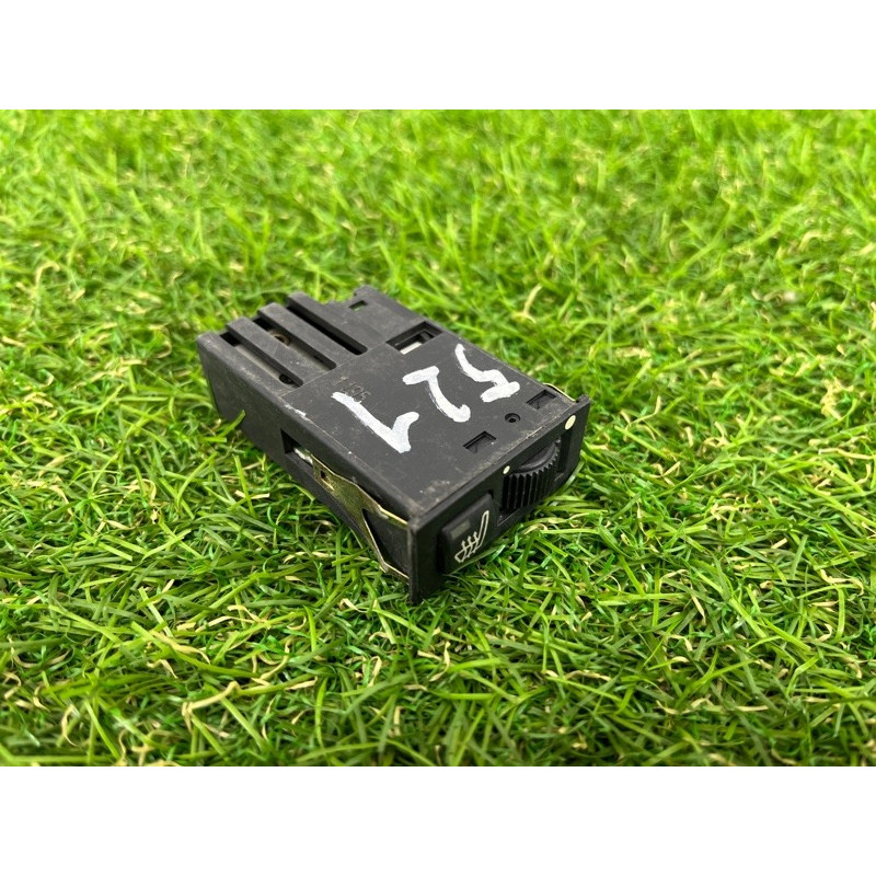 Кнопка подогрева сиденья (электрика / кнопки) BMW 5-series E39 61318352259