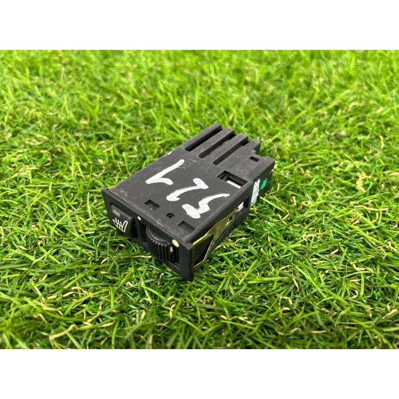 Кнопка подогрева сиденья (электрика / кнопки) BMW 5-series E39 61318352259