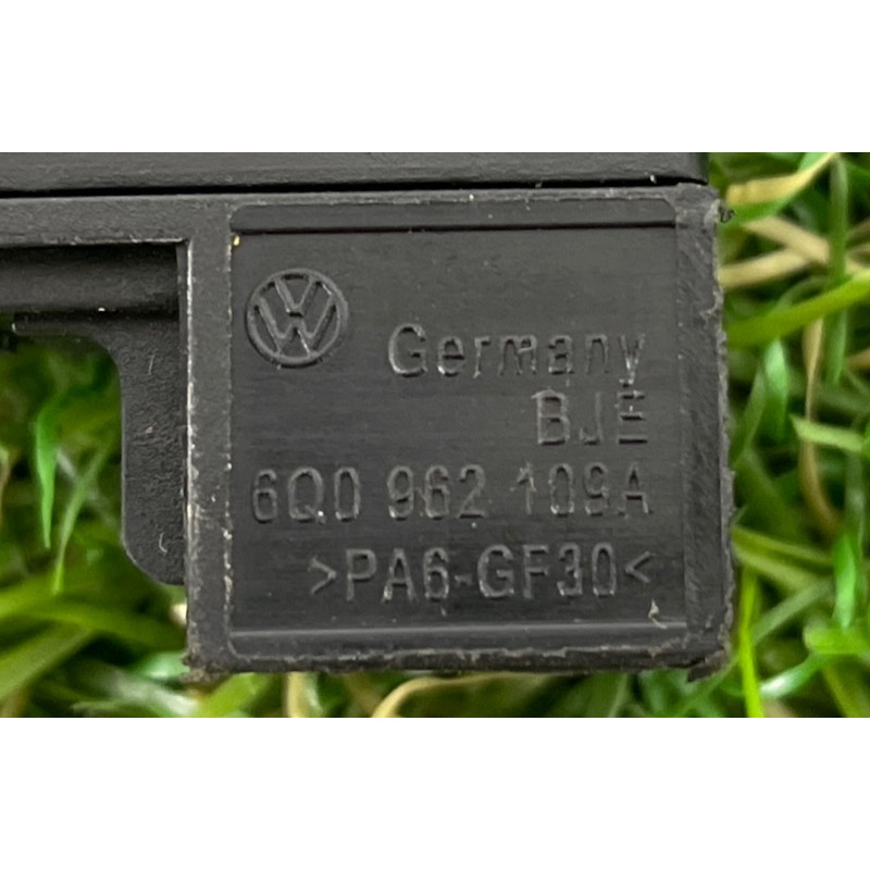 Кнопка отключения сигнализации (электрика / кнопки) Volkswagen Passat B6 2008 2.0 BKP 6Q0962109A