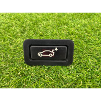 Кнопка открывания крышки багажника