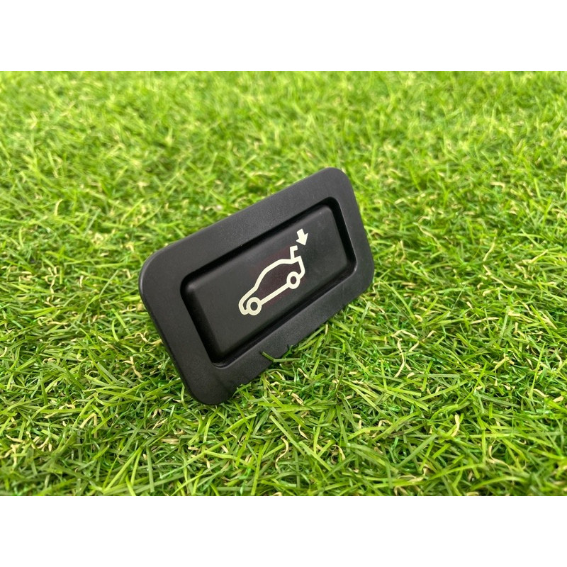 Кнопка открывания крышки багажника (электрика / кнопки) BMW 7-series E65 N62B44 61318375580