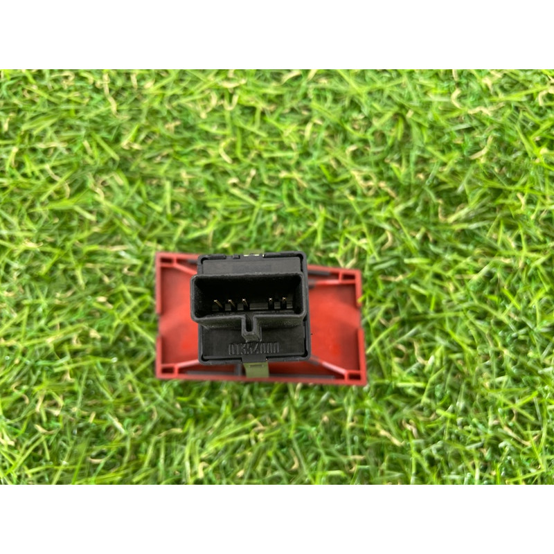 Кнопка аварийной сигнализации (электрика / кнопки) Opel SIGNUM 1 2006 2.2 YH 13138255