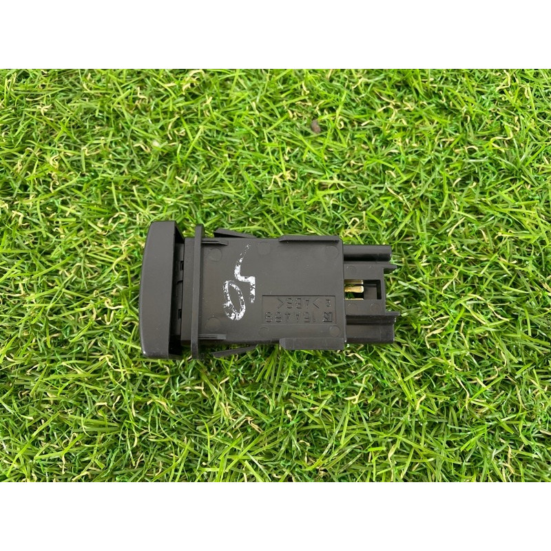 Кнопка антипробуксовочной системы (электрика / кнопки) Mazda 6 GG 2004 2.0 RF5