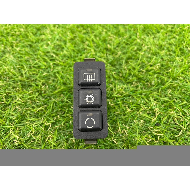 Кнопка климат контроля (электрика / кнопки) BMW 5-series E34 61311391764