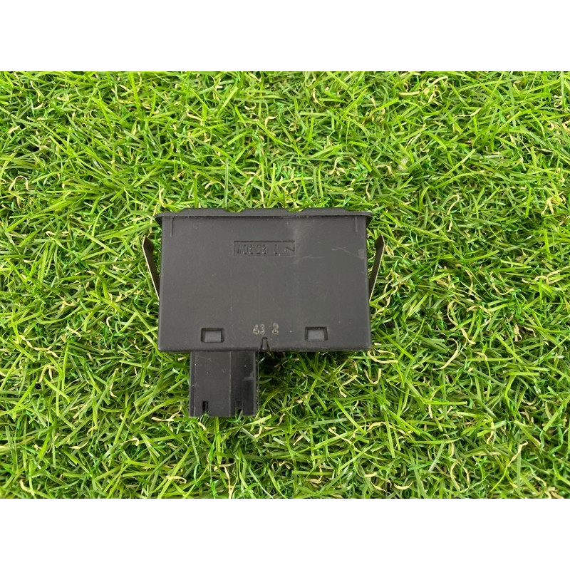 Кнопка климат контроля (электрика / кнопки) BMW 5-series E34 61311391764