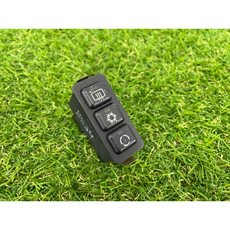 Кнопка климат контроля (электрика / кнопки) BMW 5-series E34 M43b18 61311391764