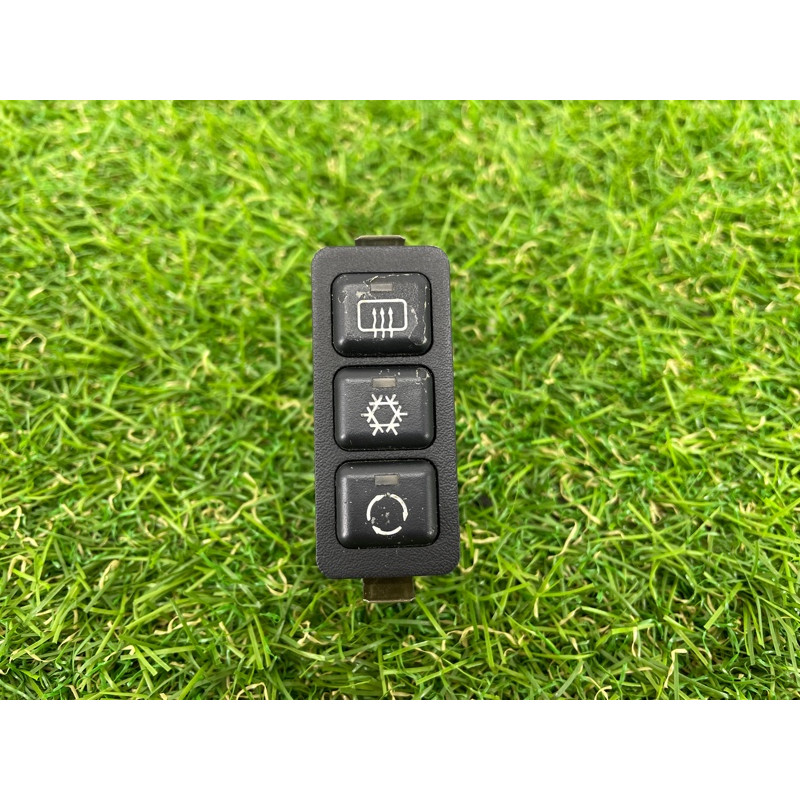 Кнопка климат контроля (электрика / кнопки) BMW 5-series E34 M43b18 61311391764