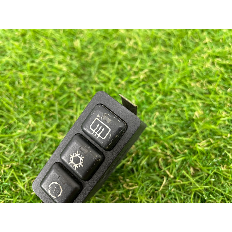 Кнопка климат контроля (электрика / кнопки) BMW 5-series E34 M43b18 61311391764