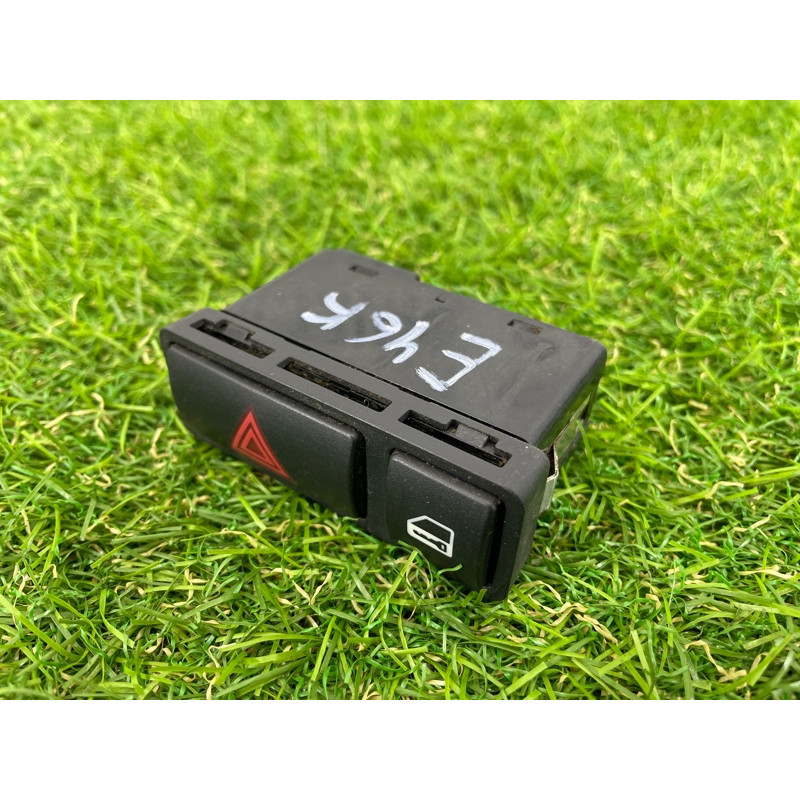 Кнопка аварийной сигнализации (электрика / кнопки) BMW 3-series E46 1999 M47D20 61318368920