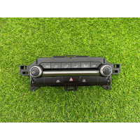 Панель управления климат-контролем