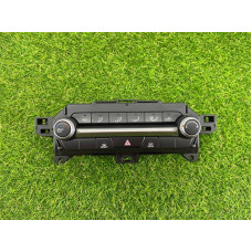 Панель управления климат-контролем