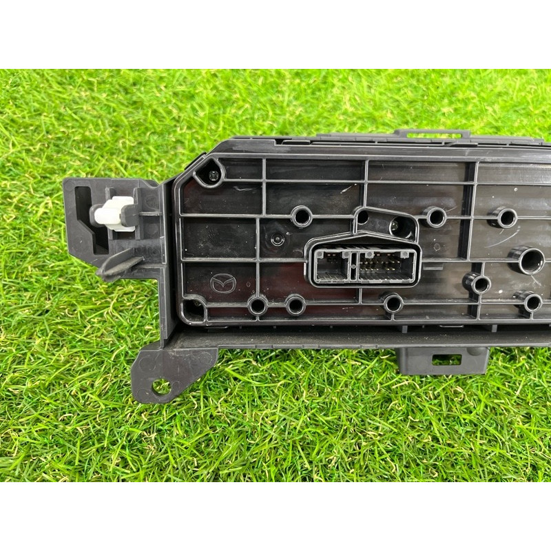 Панель управления климат-контролем (электрика / блоки управления) Mazda 3 BP bdgf61190b