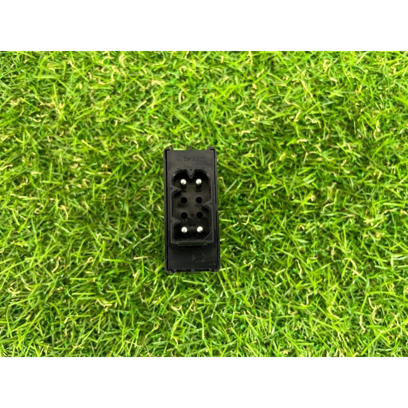 Кнопка подогрева заднего стекла (электрика / кнопки) BMW 5-series E34 61311391749