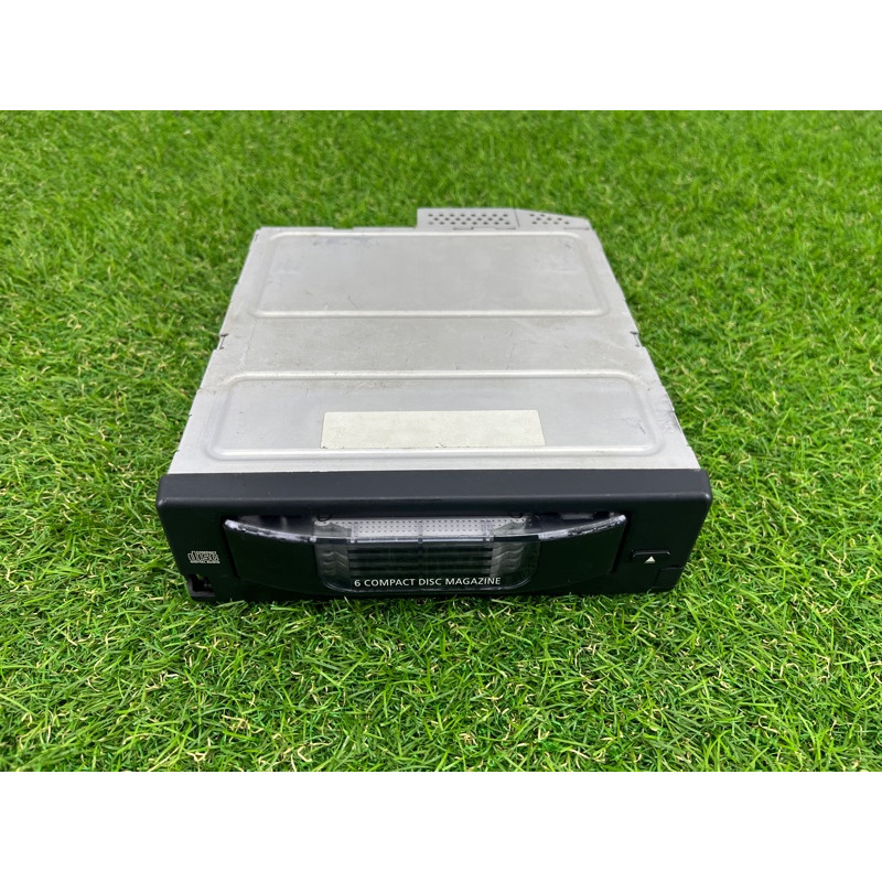 CD-програвач (електрика) BMW 5-series E60 M54b30 65129131850
