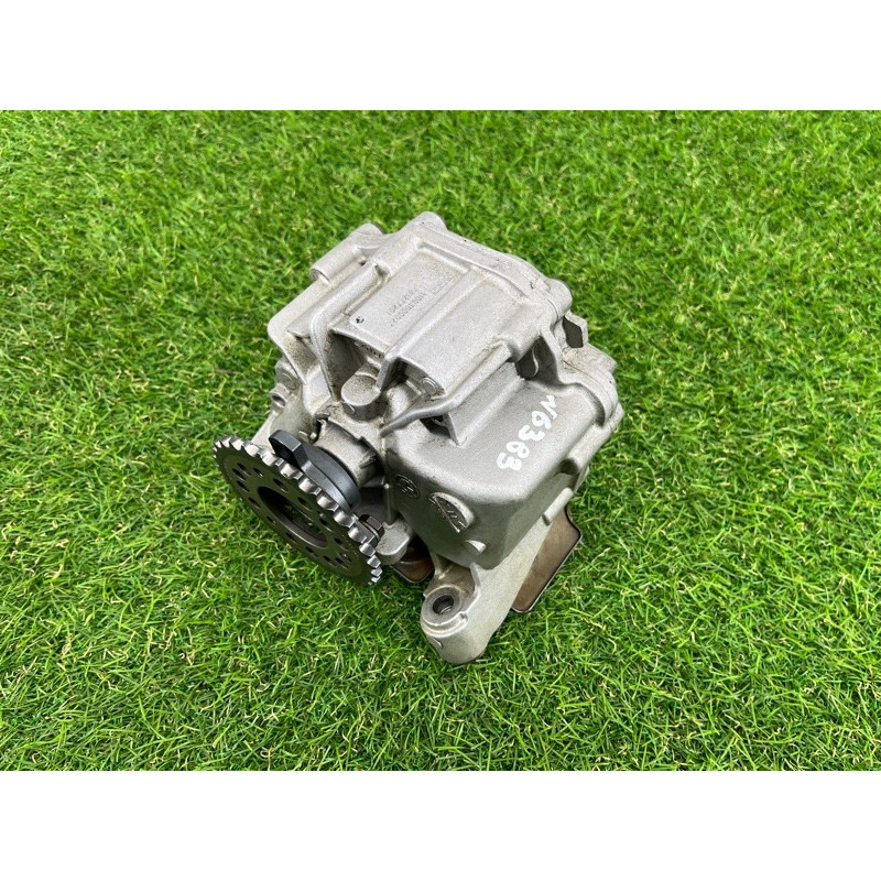 Маслонасос (двигатель и элементы) BMW 5-series F10 2013 N63B44 11417612772