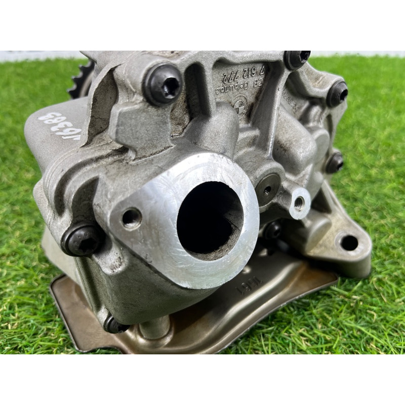 Маслонасос (двигатель и элементы) BMW 5-series F10 2013 N63B44 11417612772