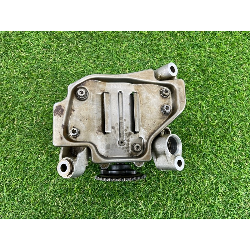 Маслонасос (двигатель и элементы) BMW 5-series F10 2013 N63B44 11417612772