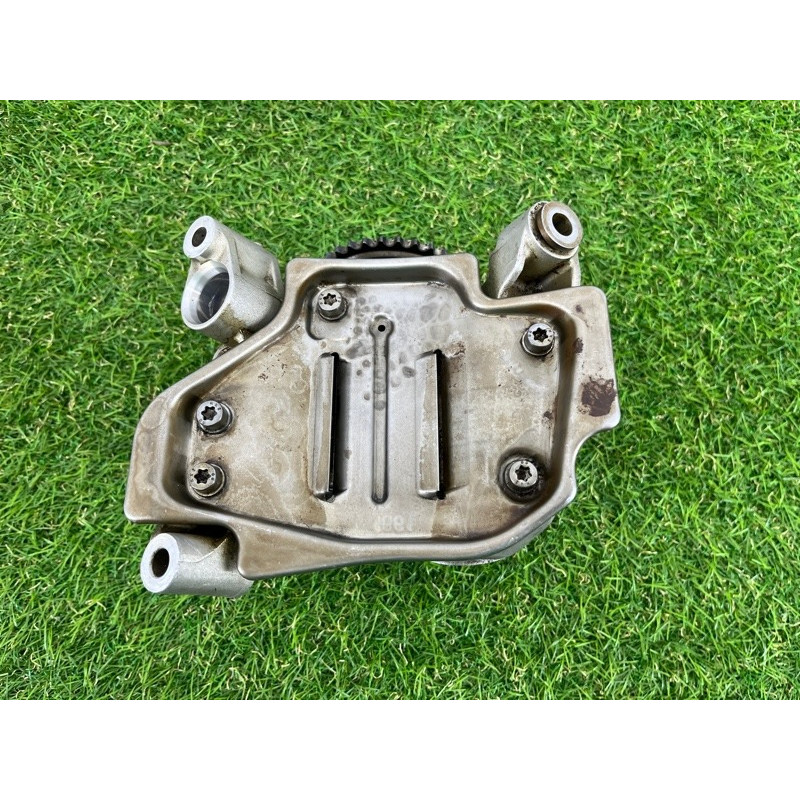 Маслонасос (двигатель и элементы) BMW 5-series F10 2013 N63B44 11417612772