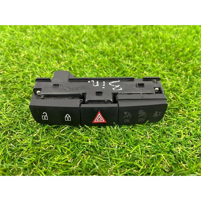 Кнопка аварийной сигнализации (электрика / кнопки) Opel Insignia A 2009 2.0 DTH 13324594