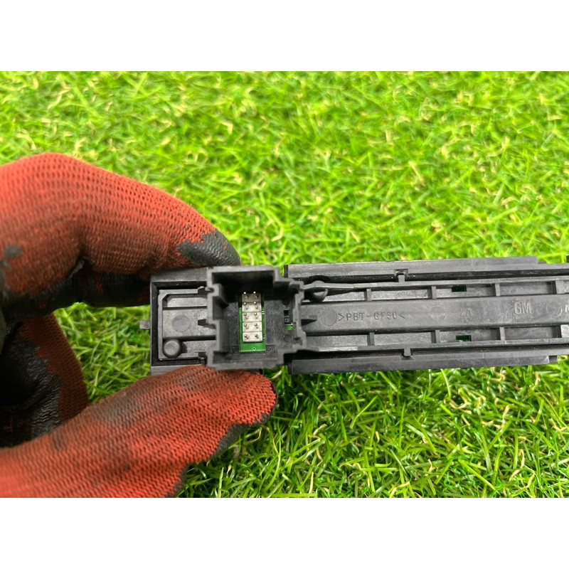 Кнопка аварийной сигнализации (электрика / кнопки) Opel Insignia A 2009 2.0 DTH 13324594