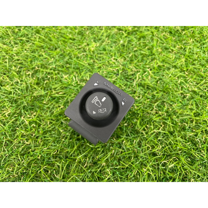 Кнопка регулировки зеркала (электрика / кнопки) LAND ROVER FREELANDER L314 1999 1.8B