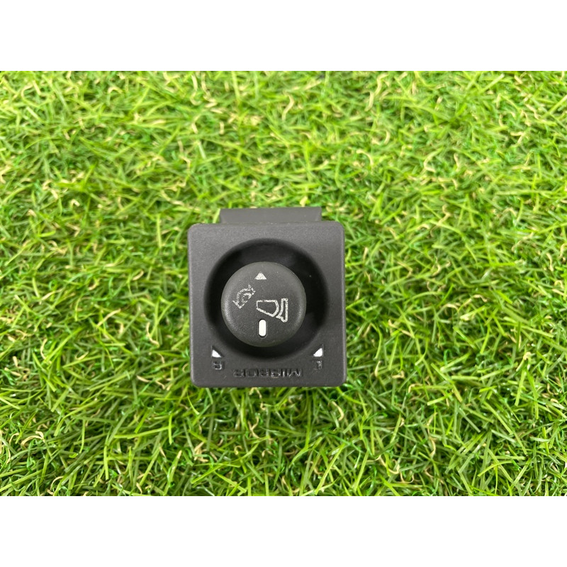 Кнопка регулировки зеркала (электрика / кнопки) LAND ROVER FREELANDER L314 1999 1.8B