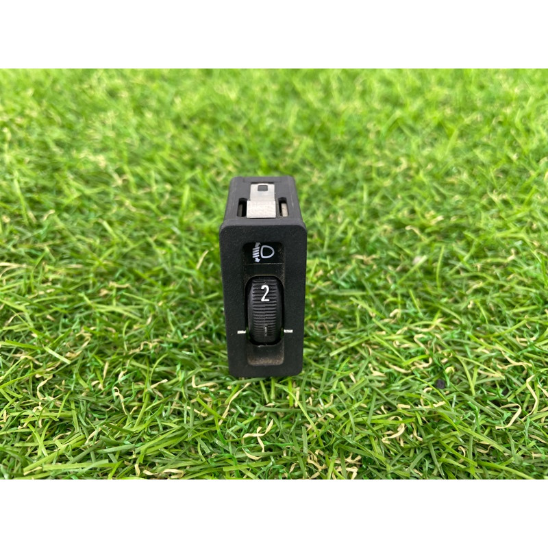 Кнопка корректора фар (электрика / кнопки) BMW 3-series E36 61318351268