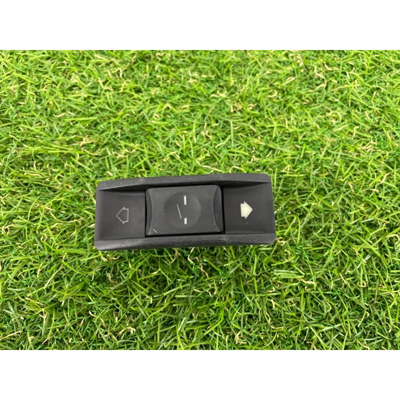 Кнопка сдвижной крышки люка (электрика / кнопки) BMW 7-series E32 1990 M70b50 61311378862